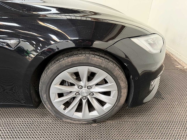 Tesla - model s - 75d - personenauto - 2018 - afbeelding 16 van  29