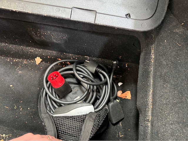 Tesla - model s - 75d - personenauto - 2018 - afbeelding 21 van  29
