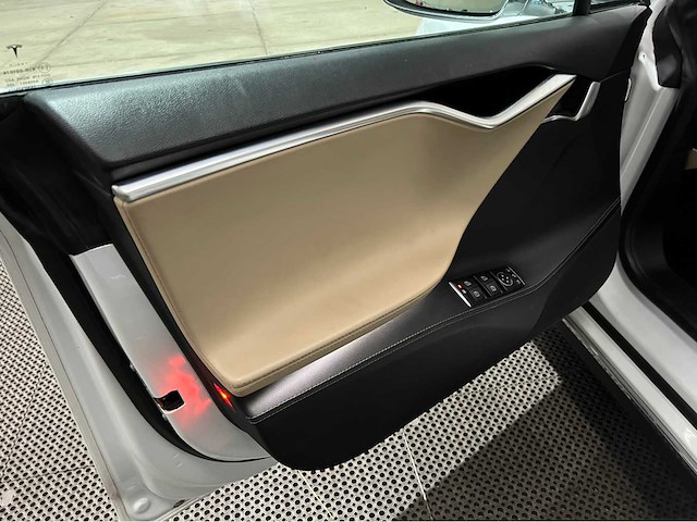 Tesla - model s - 85 - free supercharge - personenauto - 2013 - afbeelding 28 van  28