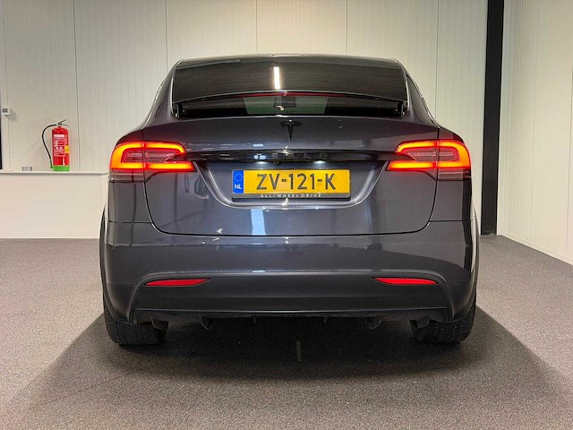 Tesla - model x - 75d base 6p. - car - 2019|zv-121-k|iaw - afbeelding 1 van  9