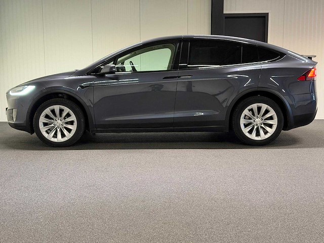 Tesla - model x - 75d base 6p. - car - 2019|zv-121-k|iaw - afbeelding 3 van  9