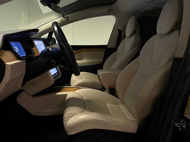 Tesla - model x - 75d base 6p. - car - 2019|zv-121-k|iaw - afbeelding 9 van  9