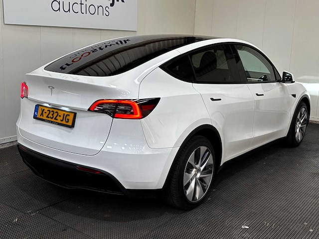 Tesla - model y - long range awd 75kwh - car - 2023 - afbeelding 15 van  33