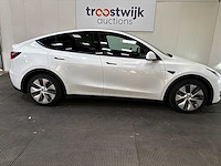 Tesla - model y - long range awd 75kwh - car - 2023 - afbeelding 16 van  33