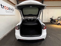 Tesla - model y - long range awd 75kwh - car - 2023 - afbeelding 19 van  33