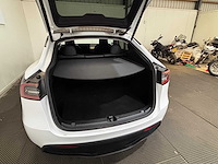 Tesla - model y - long range awd 75kwh - car - 2023 - afbeelding 21 van  33