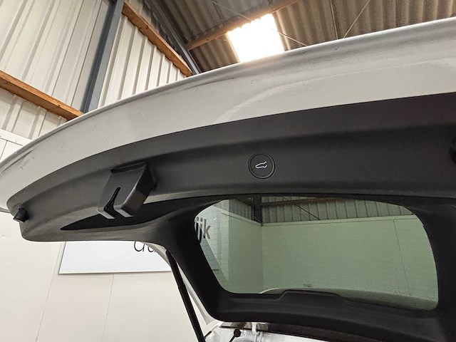 Tesla - model y - long range awd 75kwh - car - 2023 - afbeelding 23 van  33