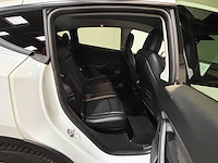 Tesla - model y - long range awd 75kwh - car - 2023 - afbeelding 24 van  33