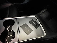 Tesla - model y - long range awd 75kwh - car - 2023 - afbeelding 27 van  33