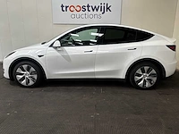 Tesla - model y - long range awd 75kwh - car - 2023 - afbeelding 12 van  34