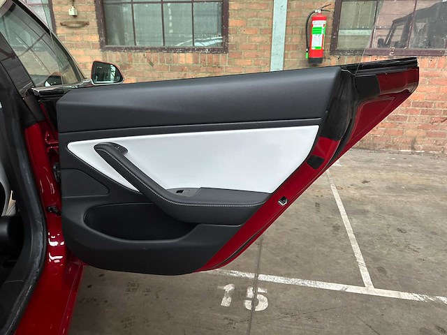 Tesla model 3 long range awd 75kwh 441pk 2019, g-003-lt - afbeelding 28 van  42