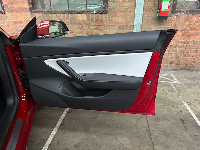 Tesla model 3 long range awd 75kwh 441pk 2019, g-003-lt - afbeelding 29 van  42