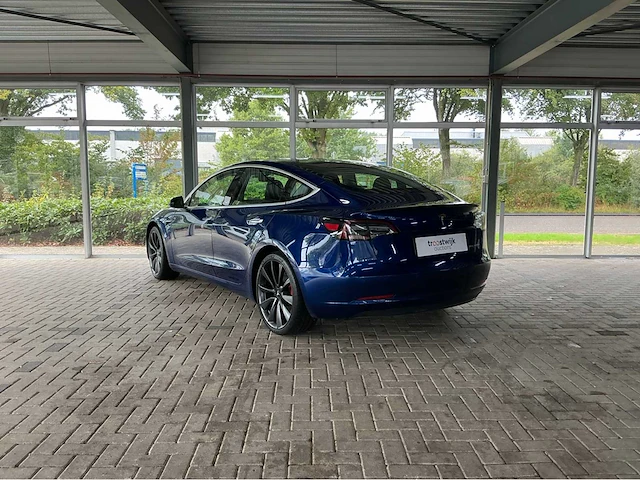 Tesla model 3 performance | 513 pk | awd | dual motor | performance technology | exclusieve elektrische sportsedan - afbeelding 2 van  29