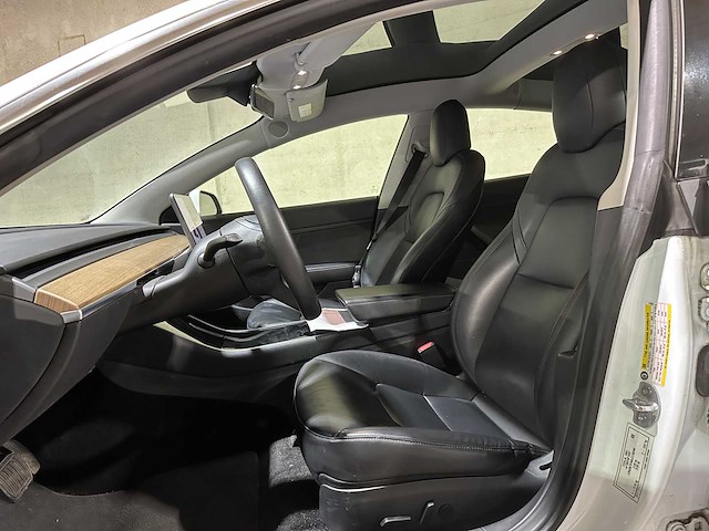 Tesla model 3 standard rwd plus 60 kwh 238pk 2020 (origineel-nl + 1e eigenaar), k-226-fg - afbeelding 30 van  40