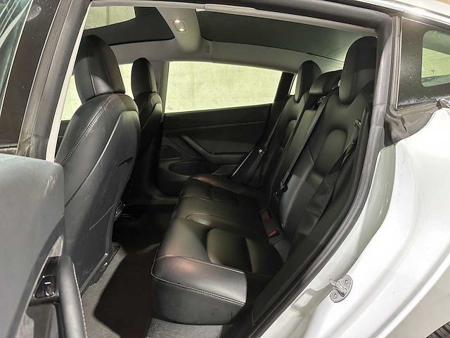 Tesla model 3 standard rwd plus 60 kwh 238pk 2020 (origineel-nl + 1e eigenaar), k-226-fg - afbeelding 31 van  40