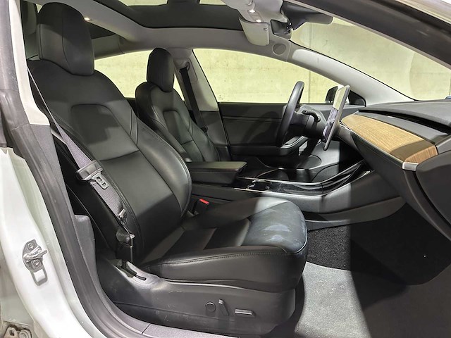 Tesla model 3 standard rwd plus 60 kwh 238pk 2020 (origineel-nl + 1e eigenaar), k-226-fg - afbeelding 33 van  40
