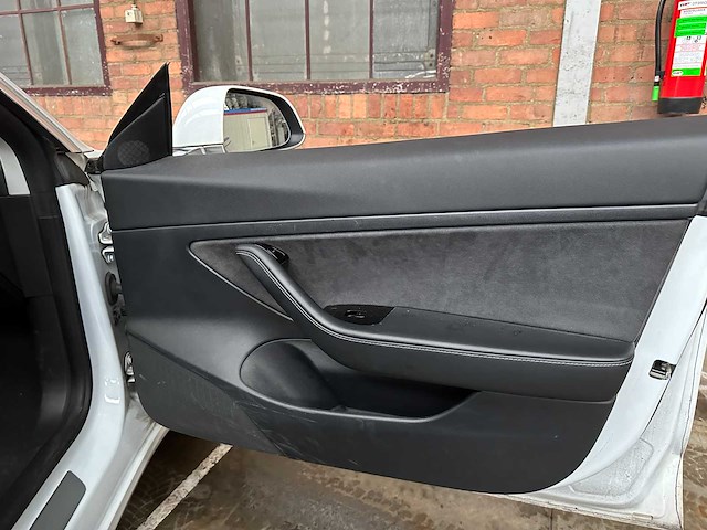 Tesla model 3 stnd.rwd plus 60 kwh 238pk 2020, k-215-fg - afbeelding 32 van  53