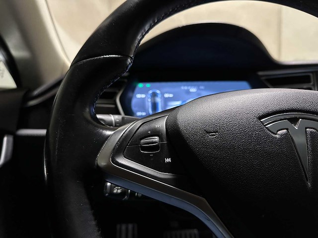 Tesla model s 60 base 306pk 2015 (origineel-nl), 7-zsh-46 - afbeelding 13 van  25