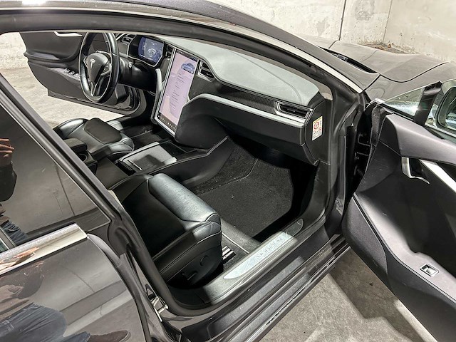 Tesla model s 75d base 333pk 2018 (origineel-nl), rz-492-n - afbeelding 17 van  33
