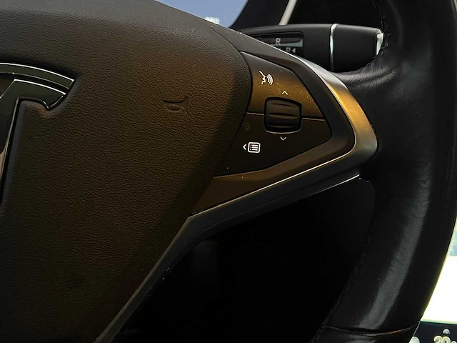 Tesla model s 85d base 2015 | gb-994-j - afbeelding 21 van  28