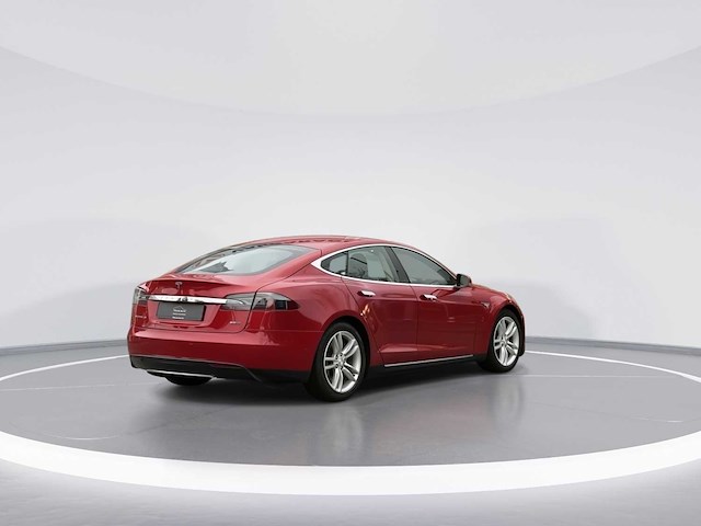 Tesla model s 85d base 2015 | gb-994-j - afbeelding 24 van  28