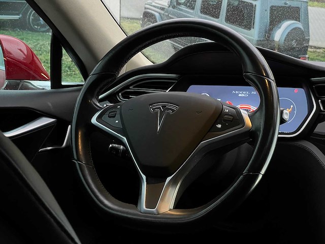 ***tesla model s 85d base 2015 | gb-994-j - afbeelding 14 van  27