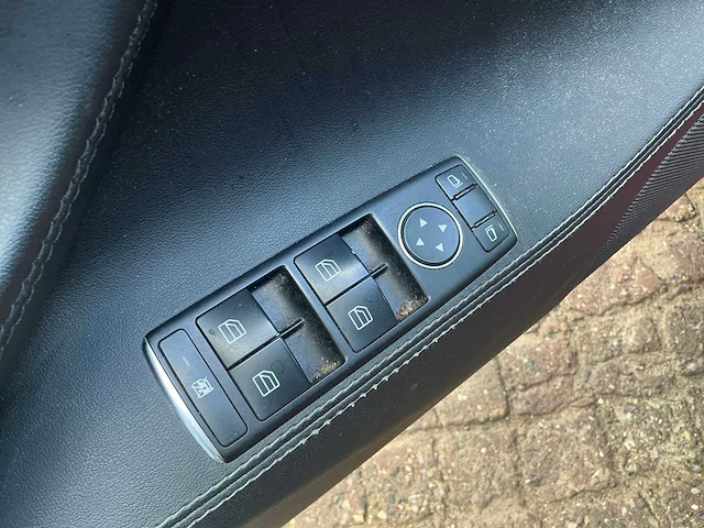 Tesla model s85 personenwagen - afbeelding 11 van  32