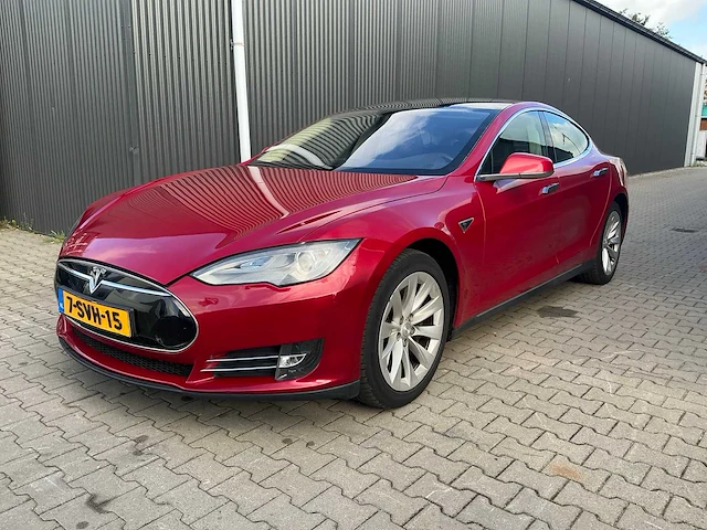 Tesla model s85 personenwagen - afbeelding 1 van  32