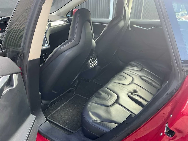 Tesla model s85 personenwagen - afbeelding 15 van  32