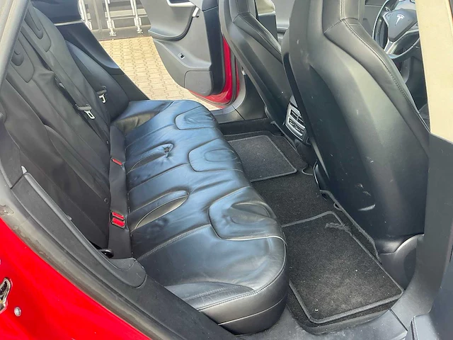 Tesla model s85 personenwagen - afbeelding 16 van  32
