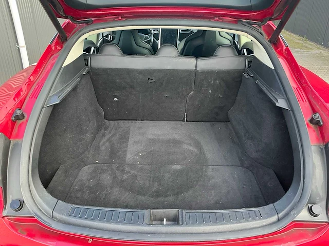 Tesla model s85 personenwagen - afbeelding 4 van  32