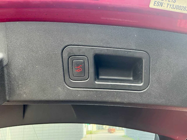 Tesla model s85 personenwagen - afbeelding 18 van  32