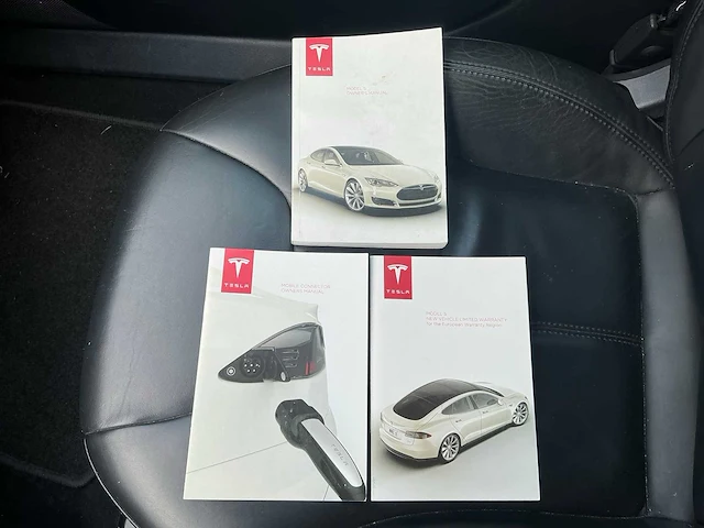 Tesla model s85 personenwagen - afbeelding 24 van  32