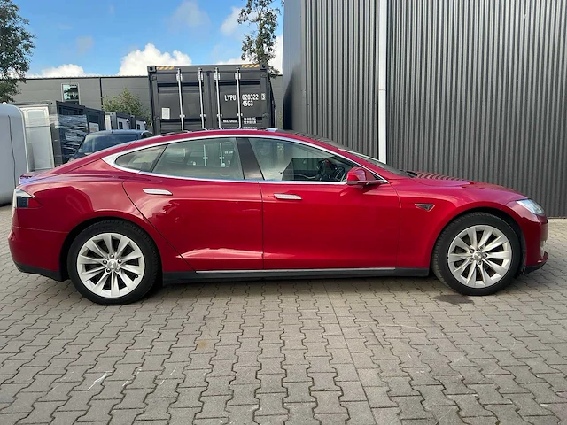 Tesla model s85 personenwagen - afbeelding 27 van  32