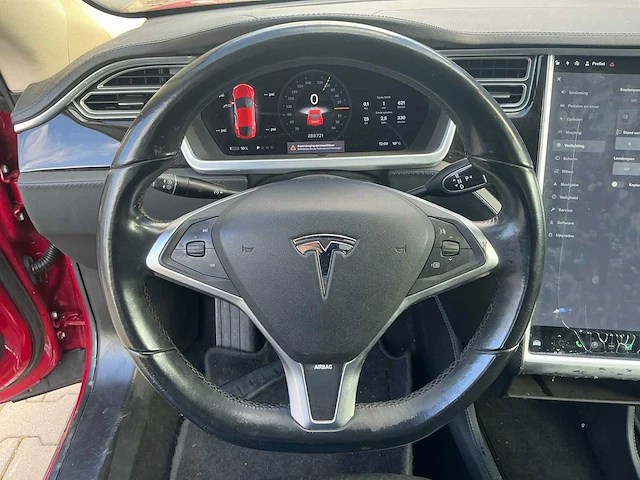 Tesla model s85 personenwagen - afbeelding 28 van  32