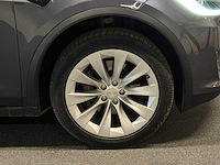 Tesla model x 75d base 6p. 2019 | zv-121-k iaw - afbeelding 11 van  22
