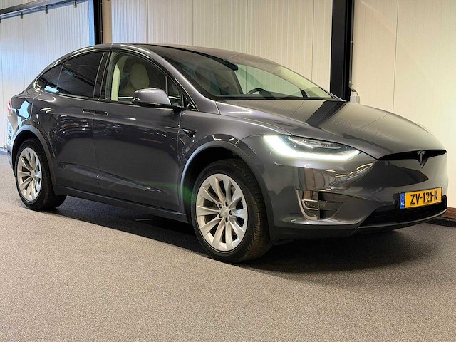 Tesla model x 75d base 6p. 2019 | zv-121-k iaw - afbeelding 22 van  22