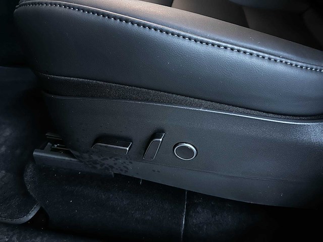 Tesla model y awd 347pk 2022 - afbeelding 19 van  41