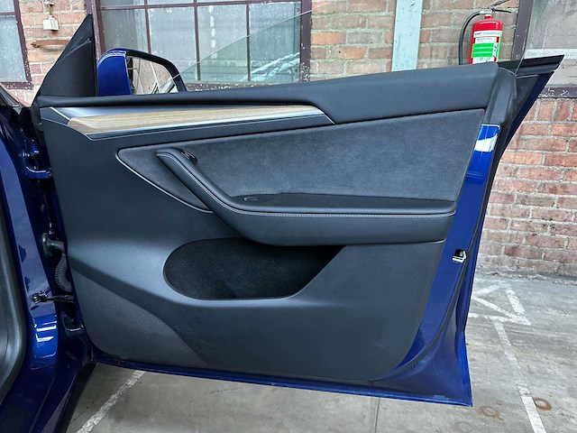 Tesla model y awd 347pk 2022 - afbeelding 34 van  41