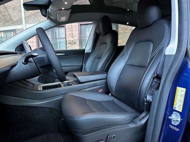 Tesla model y awd 347pk 2022 - afbeelding 36 van  41