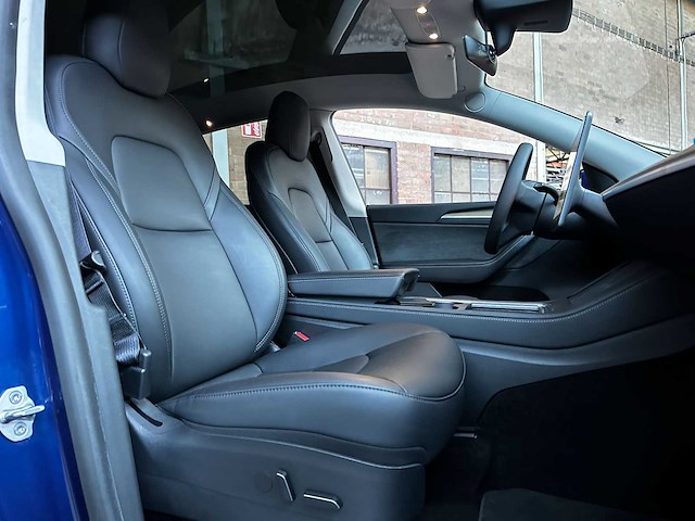 Tesla model y awd 347pk 2022 - afbeelding 39 van  41