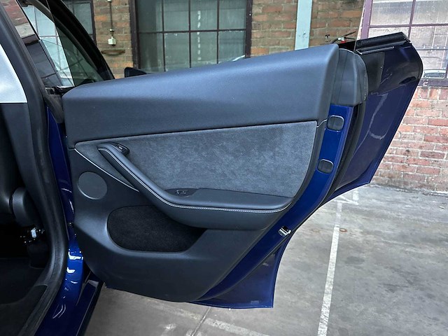 Tesla model y awd 347pk 2022 - afbeelding 12 van  16