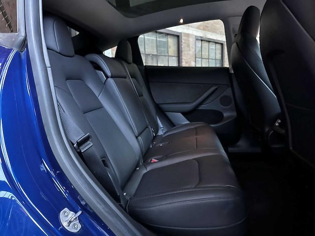 Tesla model y awd 347pk 2022 - afbeelding 13 van  16