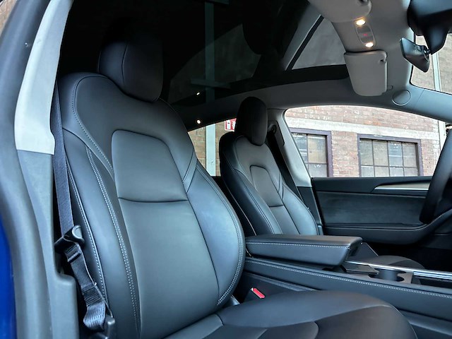 Tesla model y awd 347pk 2022 - afbeelding 15 van  16