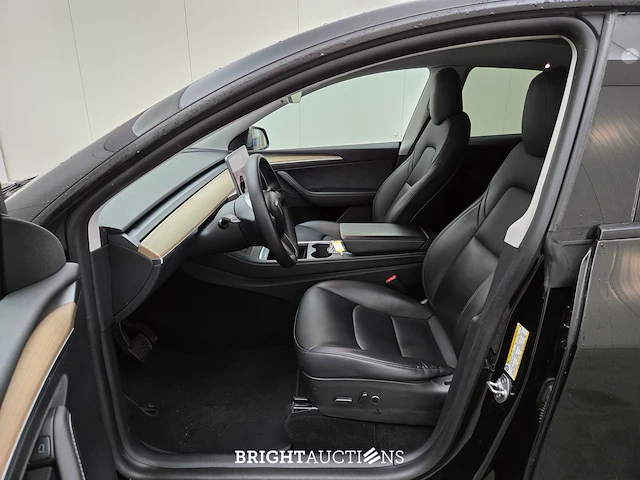 Tesla model y long range awd 75 kwh 351pk 2021, r-745-pt - afbeelding 32 van  34