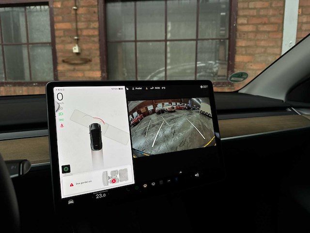 Tesla model y long range awd 75kwh 351pk 2021, n-842-rt - afbeelding 18 van  40