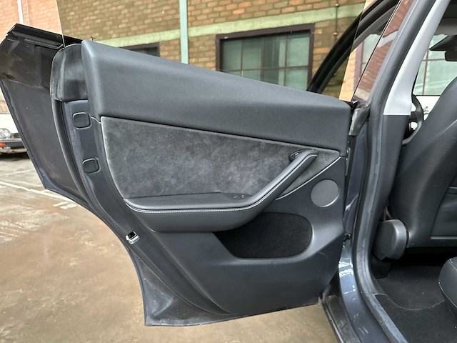Tesla model y long range awd 75kwh 351pk 2021, n-842-rt - afbeelding 22 van  40