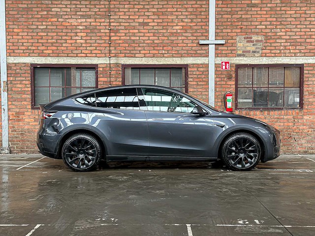 Tesla model y long range awd 75kwh 351pk 2021, n-842-rt - afbeelding 38 van  40