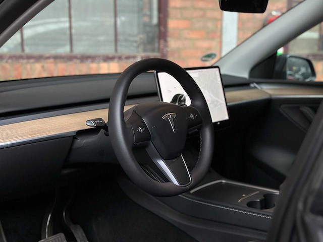 Tesla model y long range awd 75kwh 351pk 2021, n-842-rt - afbeelding 7 van  40