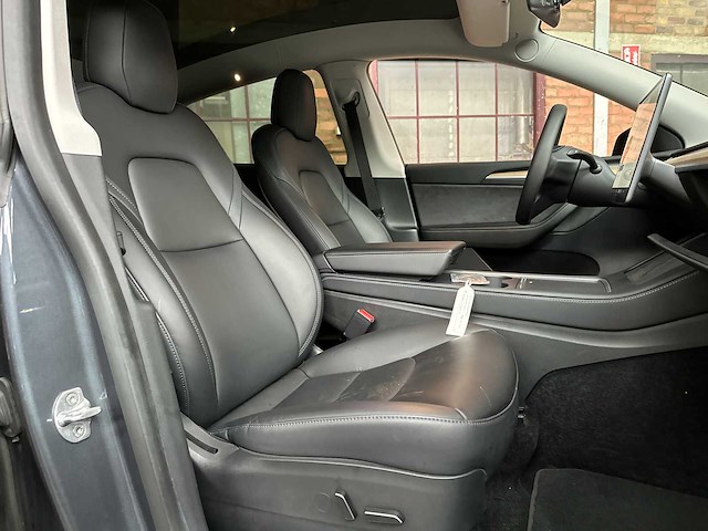 Tesla model y long range awd 75kwh 351pk 2021, n-842-rt - afbeelding 33 van  40